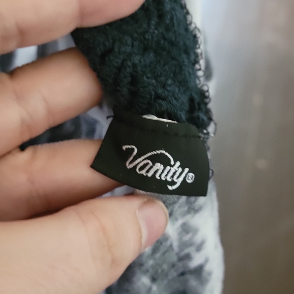 Small Vanity cardigan - Picture 3 of 3